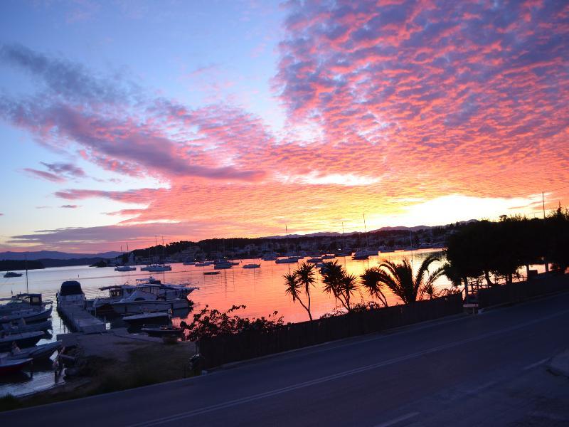 Rozos Hotel Porto Heli Exterior foto